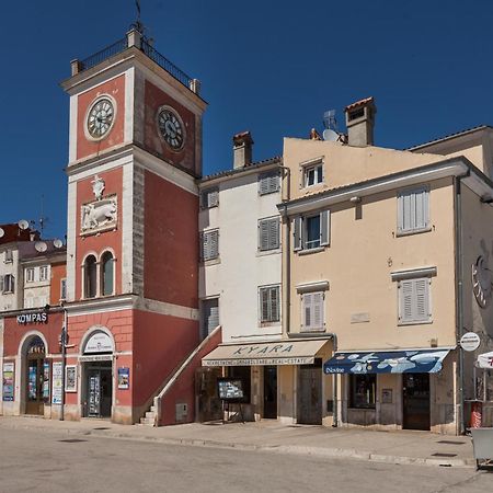 Royal Apartments Ровінь Екстер'єр фото