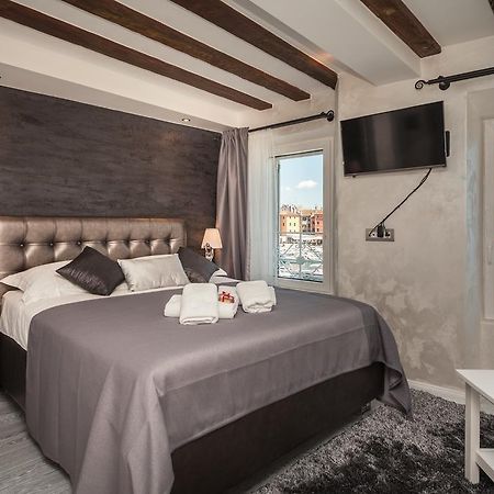 Royal Apartments Ровінь Екстер'єр фото