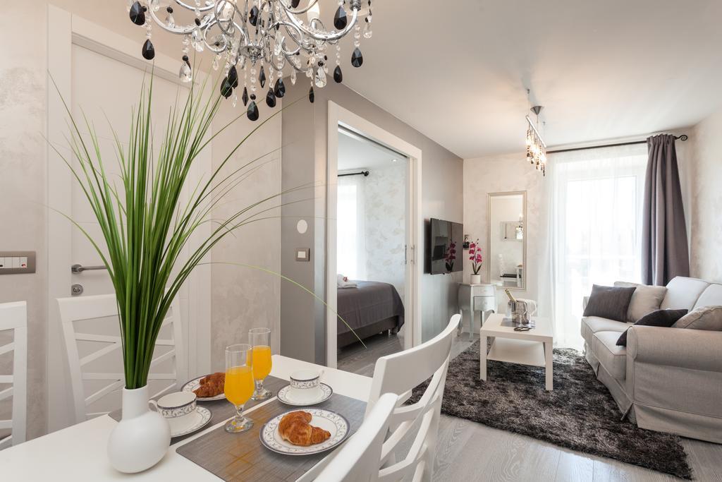 Royal Apartments Ровінь Екстер'єр фото